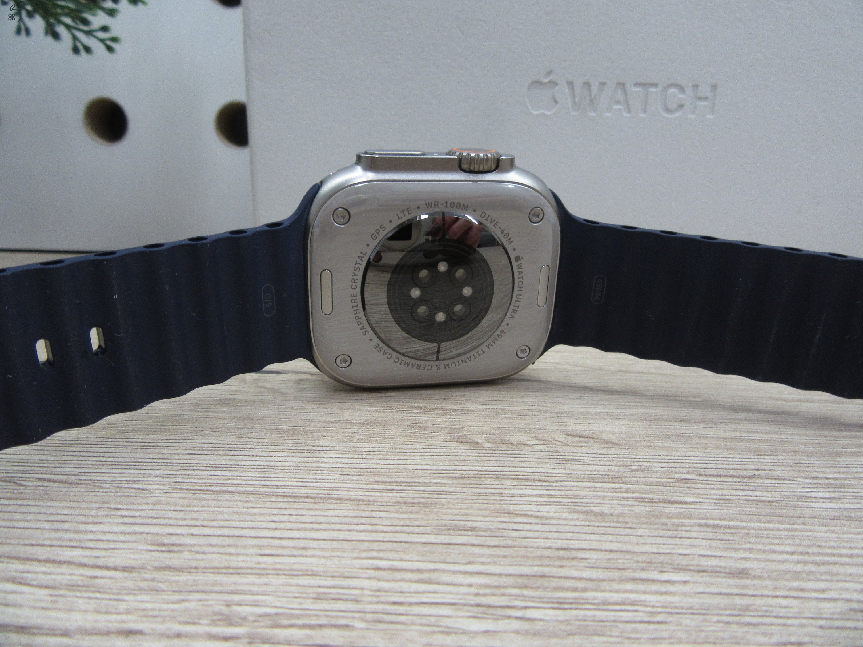 Apple Watch Ultra 2 - 49 mm - Használt, karcmentes - 2 év garancia