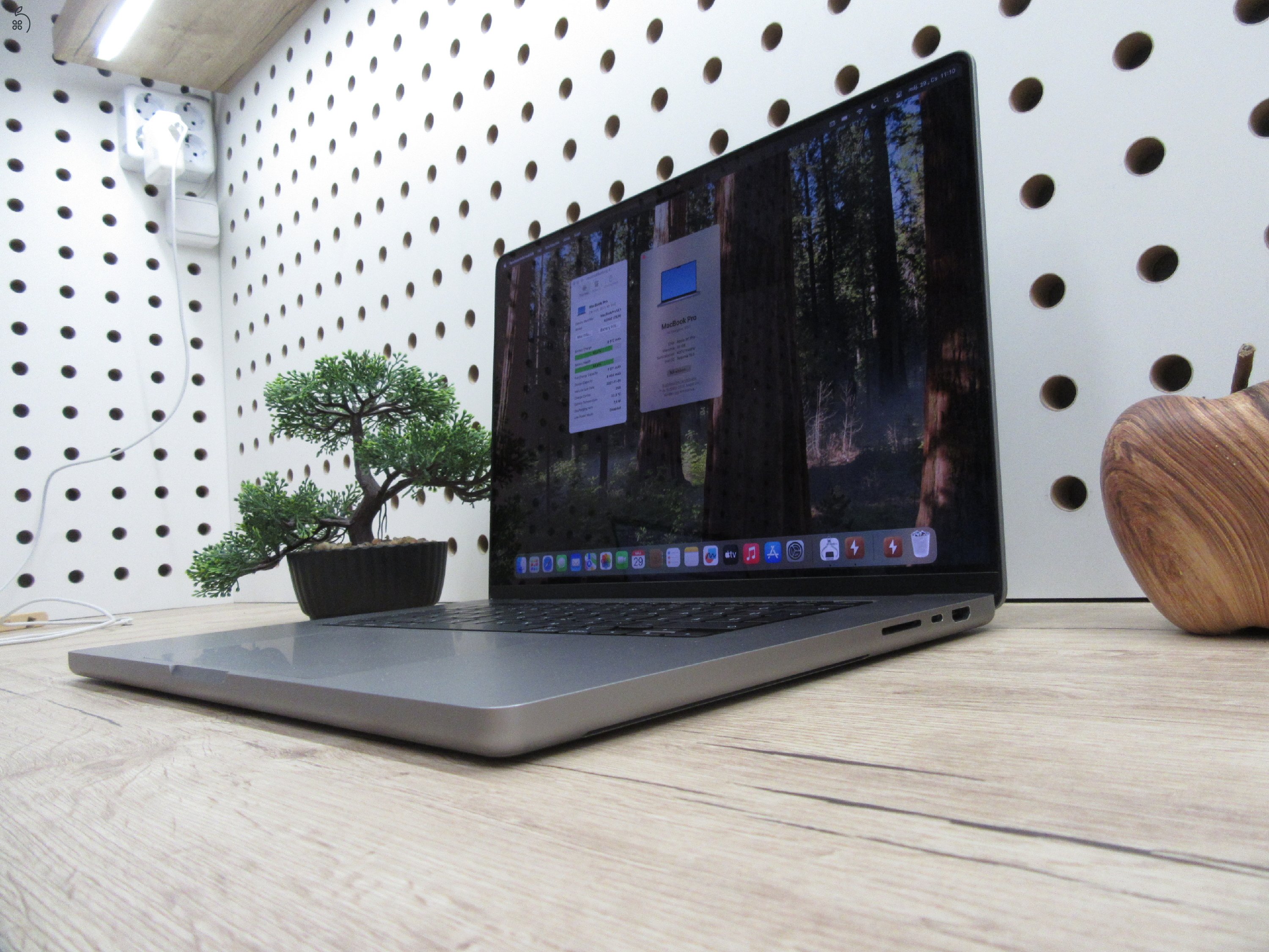 Apple Macbook 16 M1 Pro - 2021 - Használt, szép állapot 32 Gb RAM / 500 Gb SSD