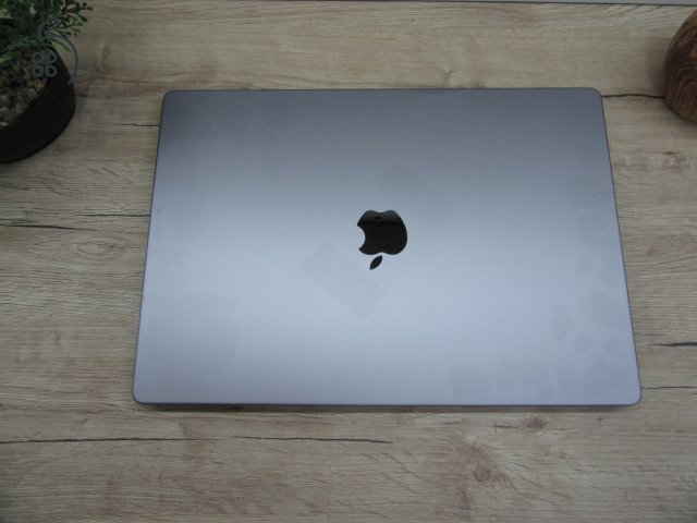 Apple Macbook 16 M1 Pro - 2021 - Használt, szép állapot 32 Gb RAM / 500 Gb SSD