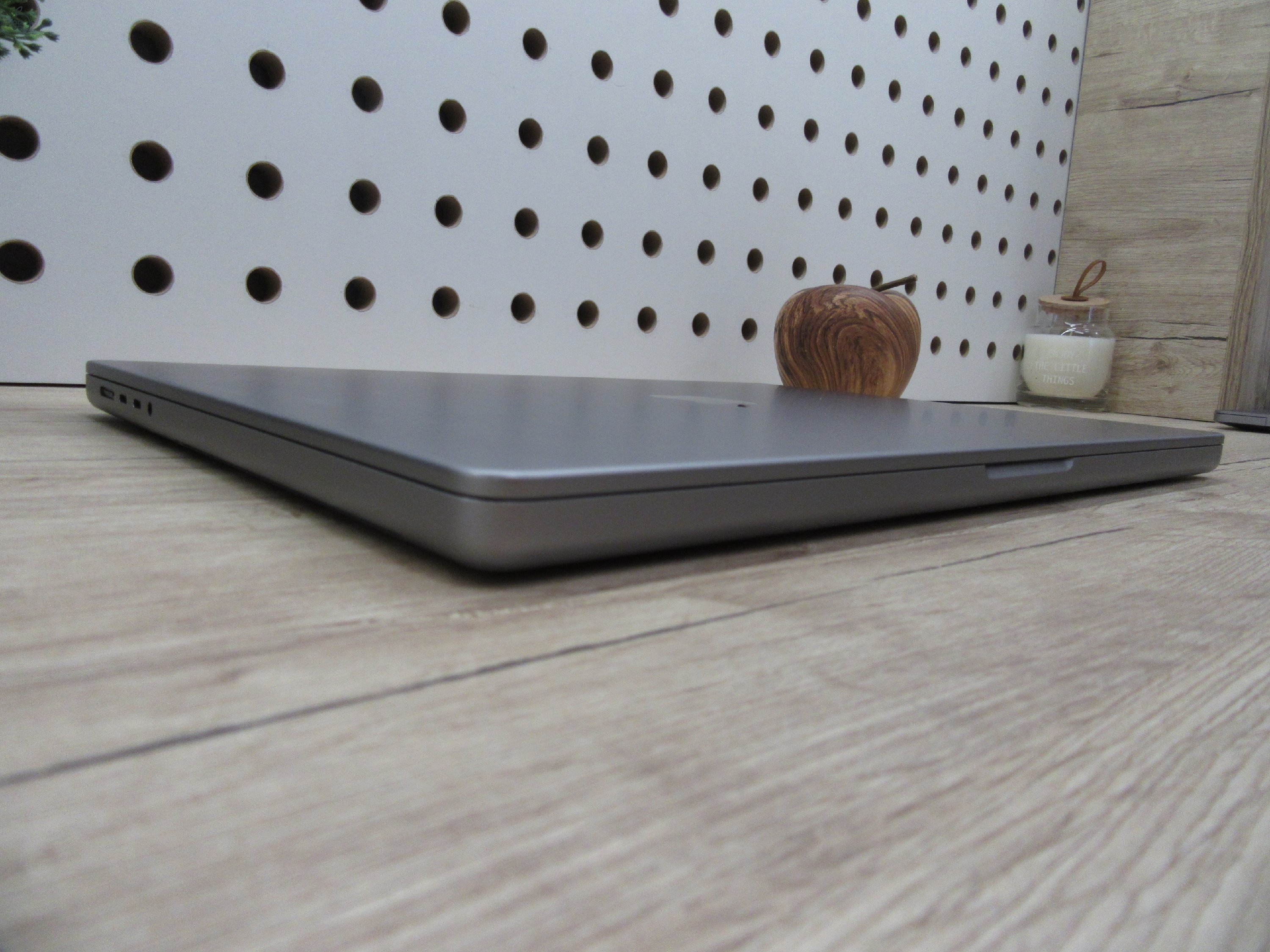 Apple Macbook 16 M1 Pro - 2021 - Használt, szép állapot 32 Gb RAM / 500 Gb SSD