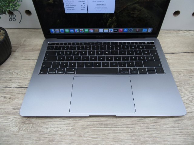Apple Macbook Air 13 - 2019 - Használt, megkímélt - 500 Gb SSD
