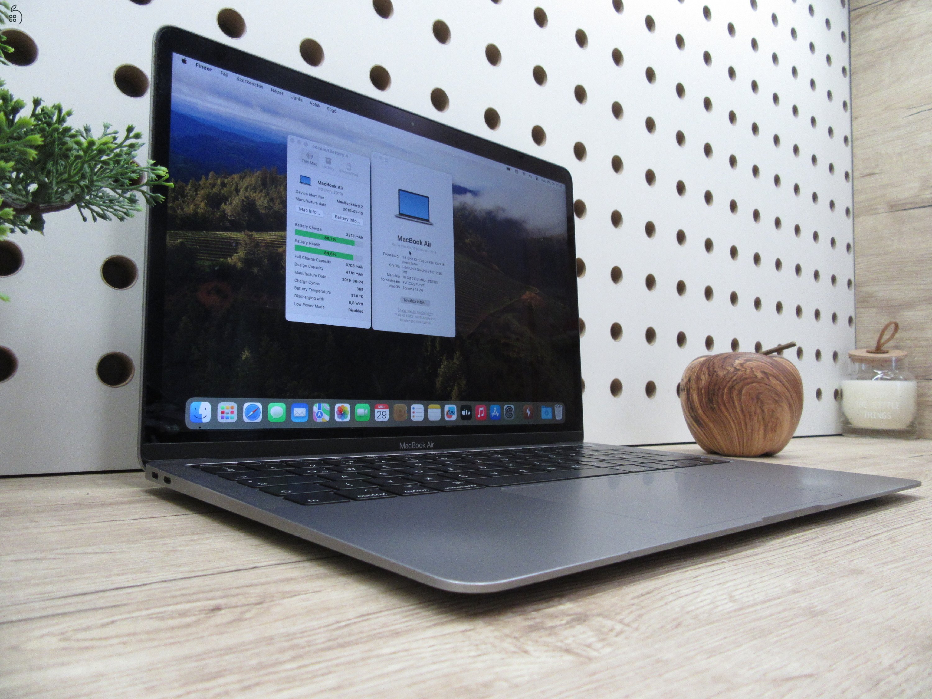 Apple Macbook Air 13 - 2019 - Használt, megkímélt - 500 Gb SSD