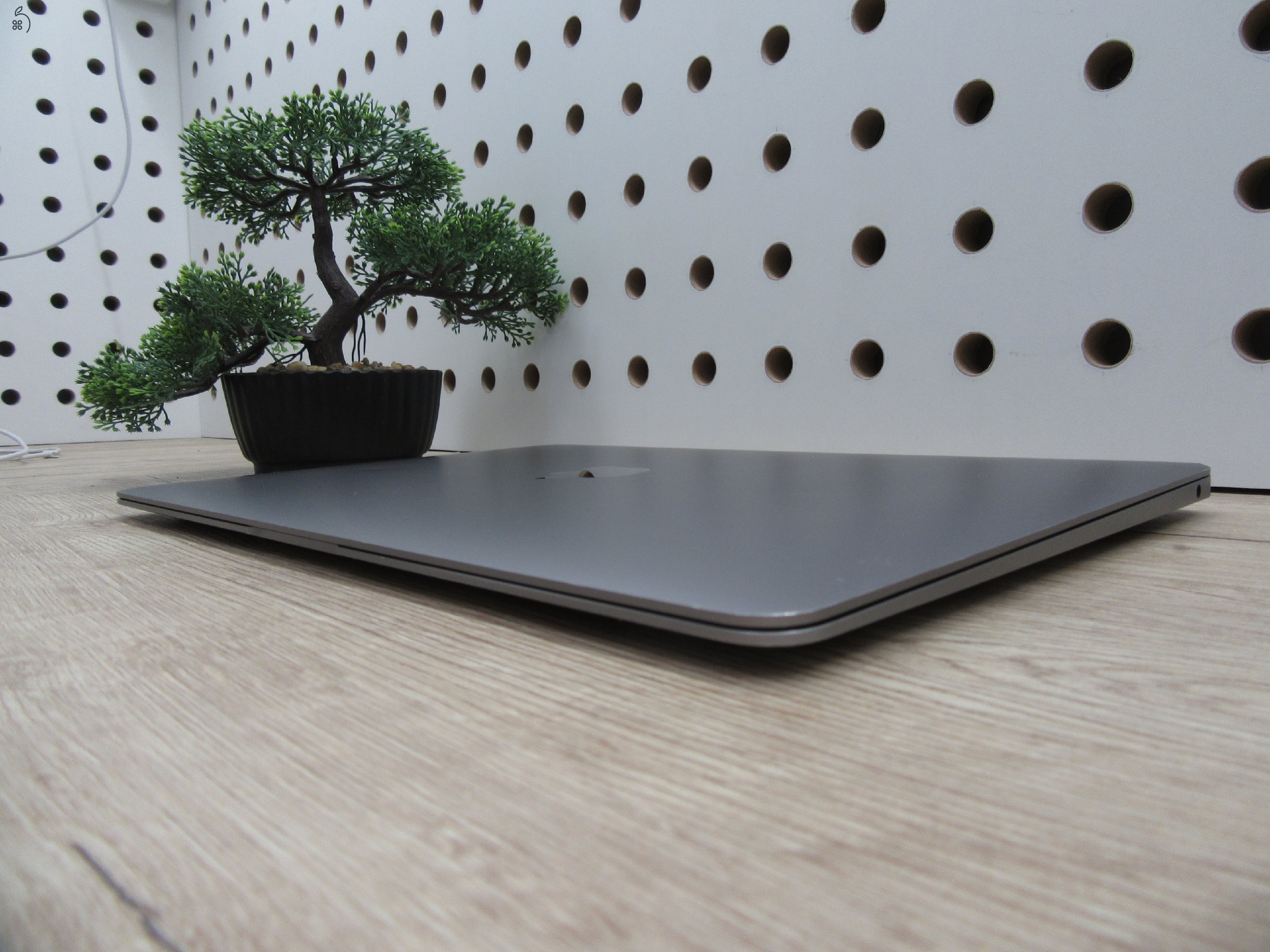 Apple Macbook Air 13 - 2019 - Használt, megkímélt - 500 Gb SSD