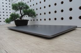 Apple Macbook Air 13 - 2019 - Használt, megkímélt - 500 Gb SSD