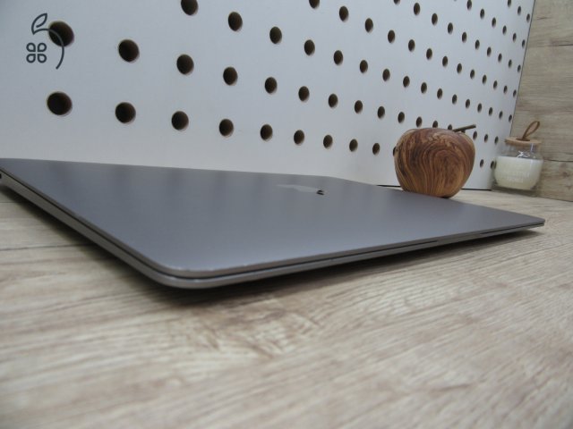 Apple Macbook Air 13 - 2019 - Használt, megkímélt - 500 Gb SSD