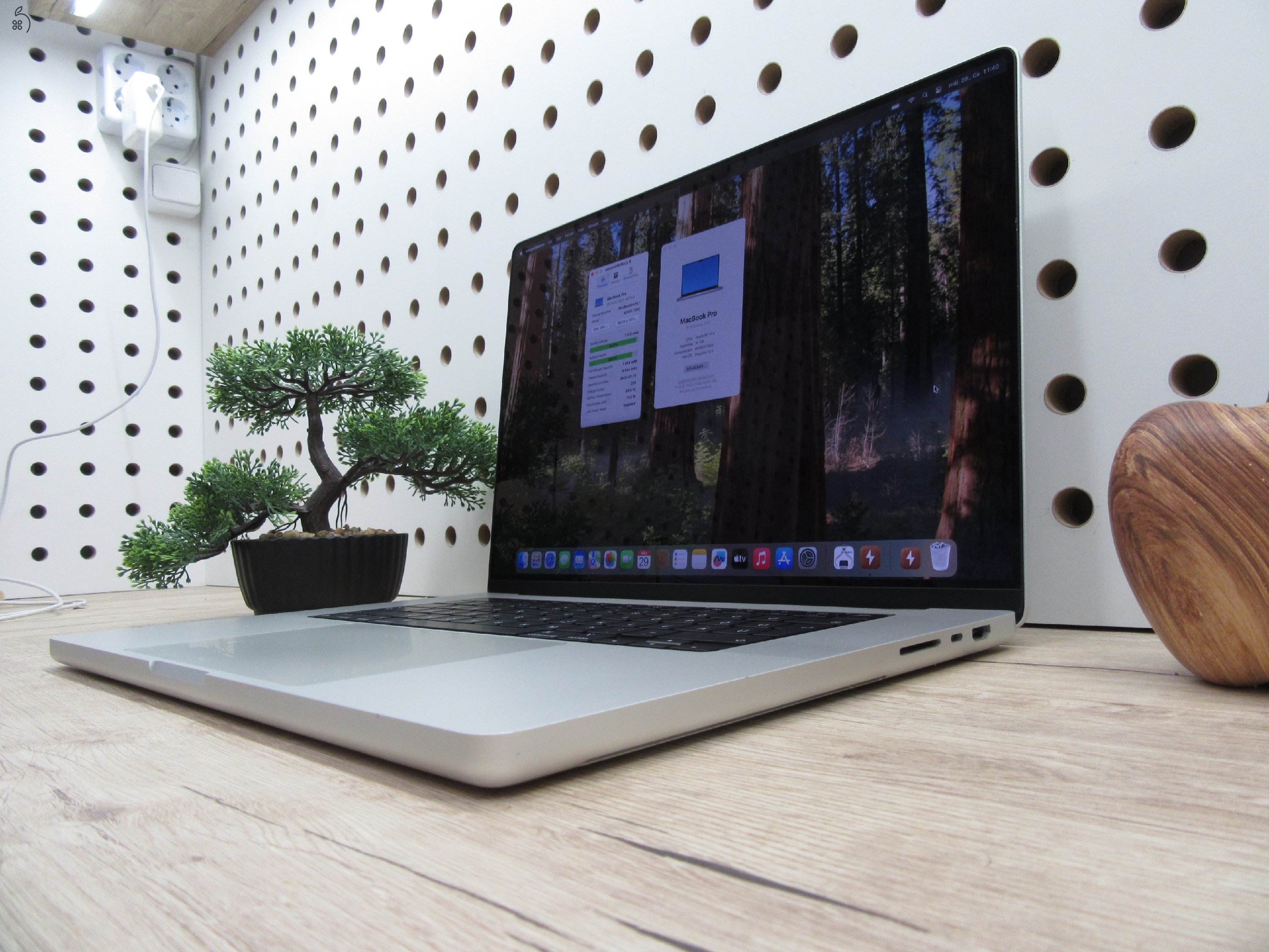 Apple Macbook 16 M1 Pro - 2021 - Használt, szép állapot - 1 Tb SSD!!!