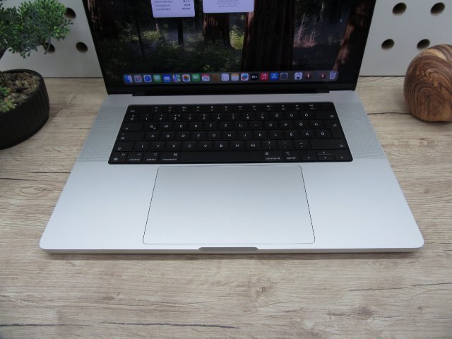 Apple Macbook 16 M1 Pro - 2021 - Használt, szép állapot - 1 Tb SSD!!!