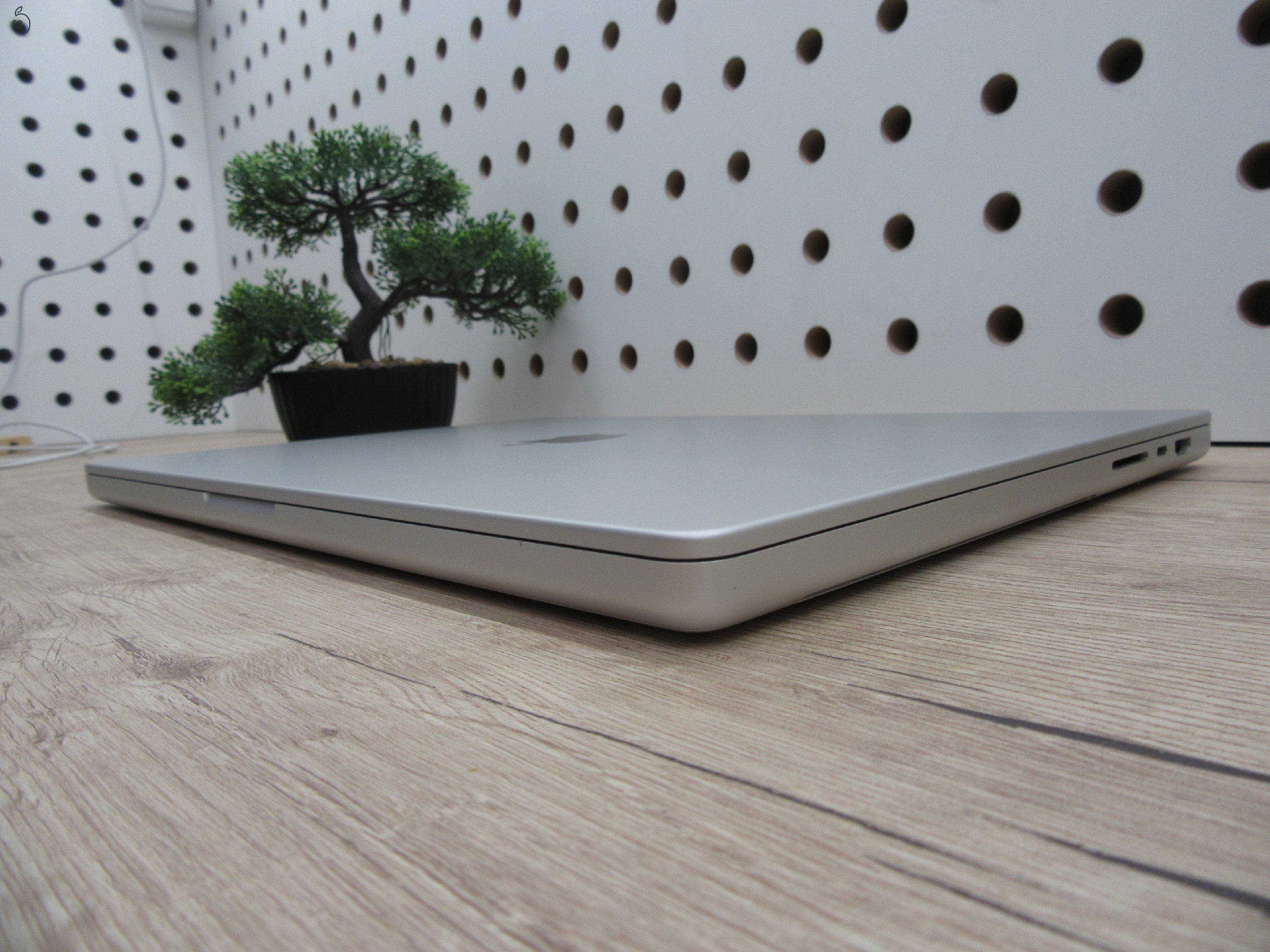 Apple Macbook 16 M1 Pro - 2021 - Használt, szép állapot - 1 Tb SSD!!!