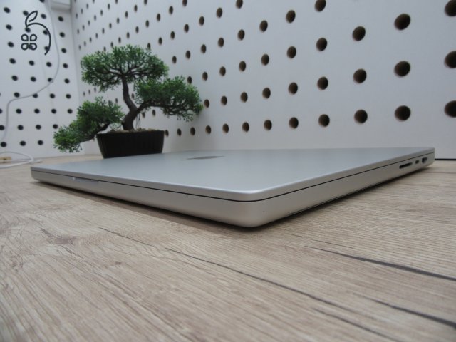 Apple Macbook 16 M1 Pro - 2021 - Használt, szép állapot - 1 Tb SSD!!!