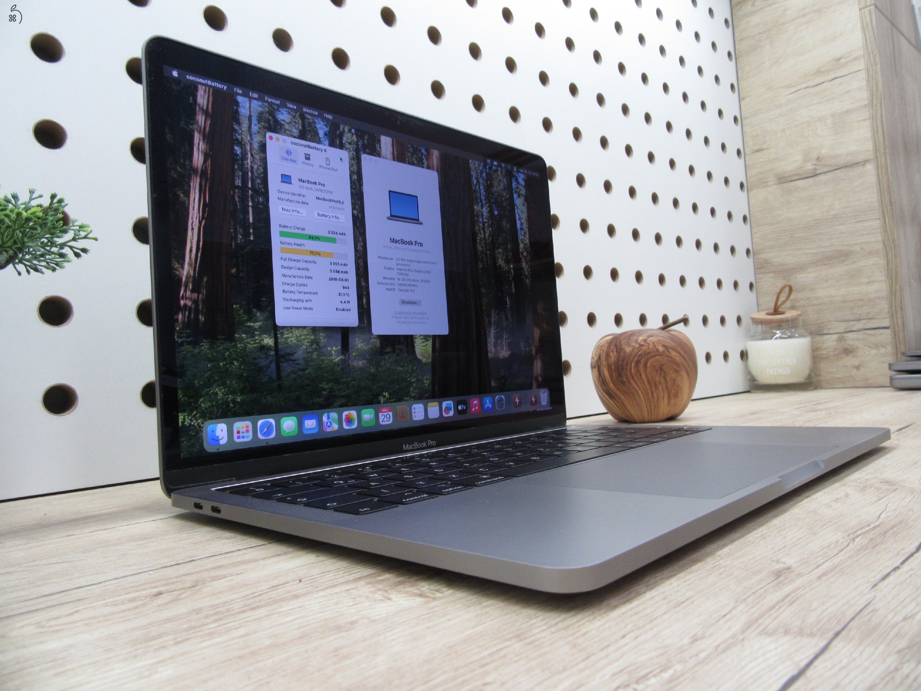 Apple Retina Macbook Pro Touchbar 13 - 2018 - Használt, szép állapot - 500 Gb SSD