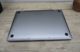 Apple Retina Macbook Pro Touchbar 13 - 2018 - Használt, szép állapot - 500 Gb SSD