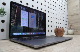  Apple Retina Macbook Pro Touchbar 13 - 2018 2019-es gyártás - Használt, megkímélt állapot - 500 Gb SSD 