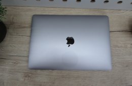  Apple Retina Macbook Pro Touchbar 13 - 2018 2019-es gyártás - Használt, megkímélt állapot - 500 Gb SSD 