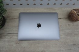  Apple Retina Macbook Pro 13 Touchbar  - 2017 2018-as gyártás - Használt, megkímélt állapot - 500 Gb SSD  