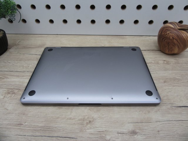 Apple Retina Macbook Pro 13 Touchbar  - 2017 2018-as gyártás - Használt, megkímélt állapot - 500 Gb SSD  