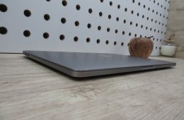  Apple Retina Macbook Pro 13 Touchbar  - 2017 2018-as gyártás - Használt, megkímélt állapot - 500 Gb SSD  