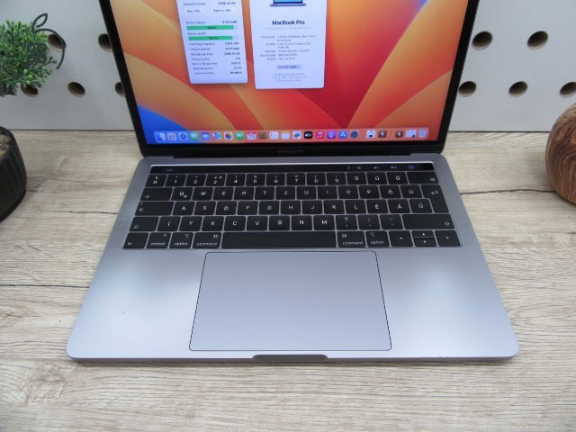  Apple Retina Macbook Pro 13 Touchbar  - 2017 2018-as gyártás - Használt, megkímélt állapot - 500 Gb SSD  