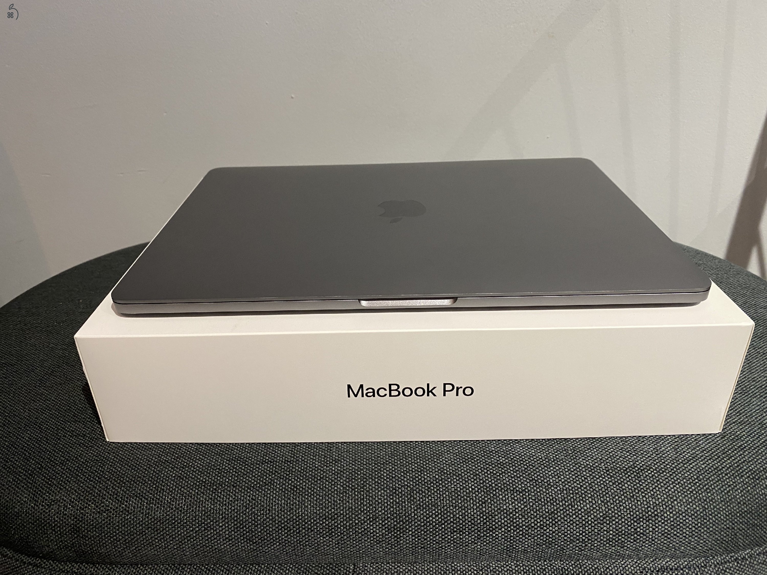 Apple MacBook Pro A1989 Új Akku!!