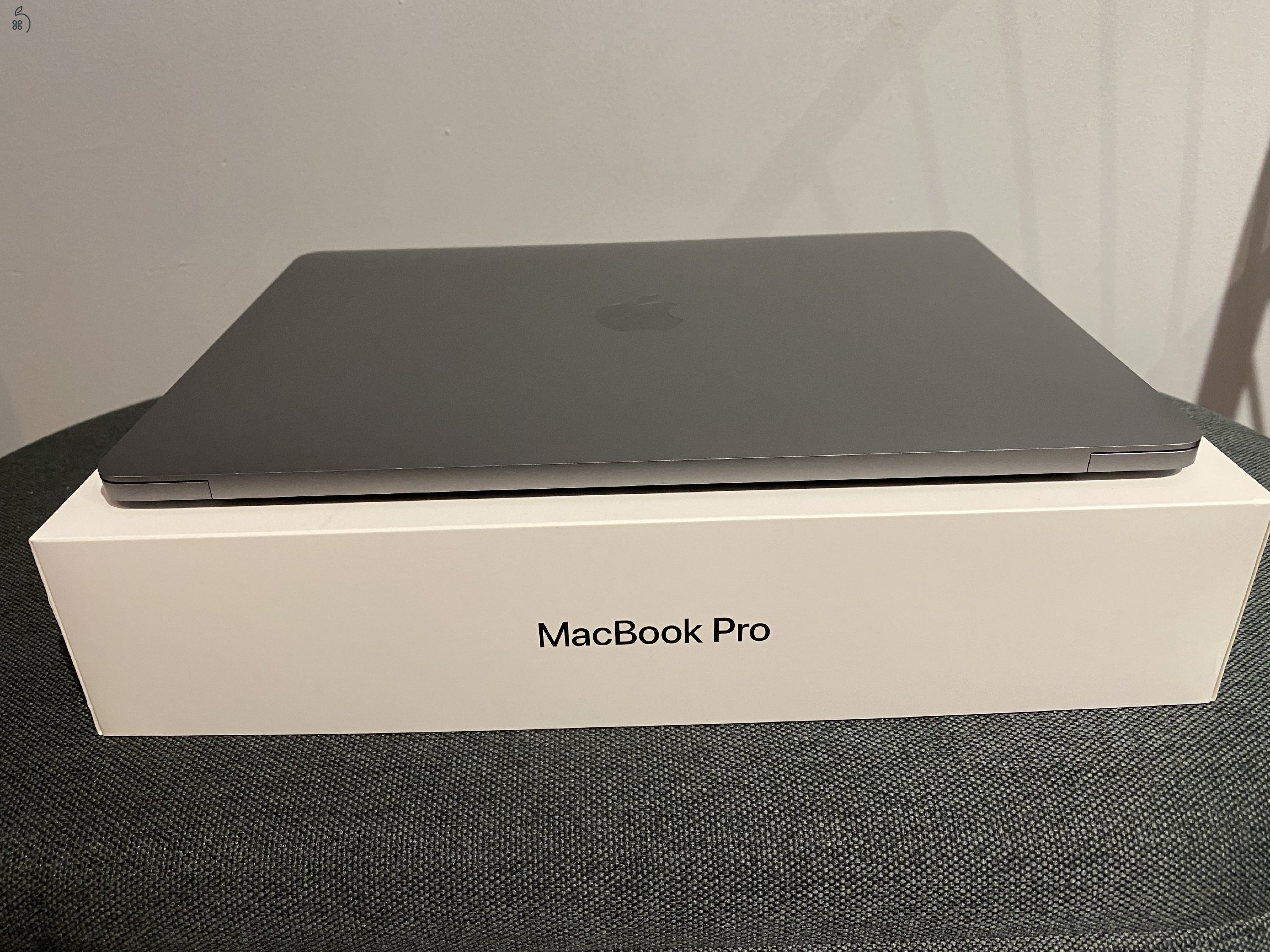 Apple MacBook Pro A1989 Új Akku!!