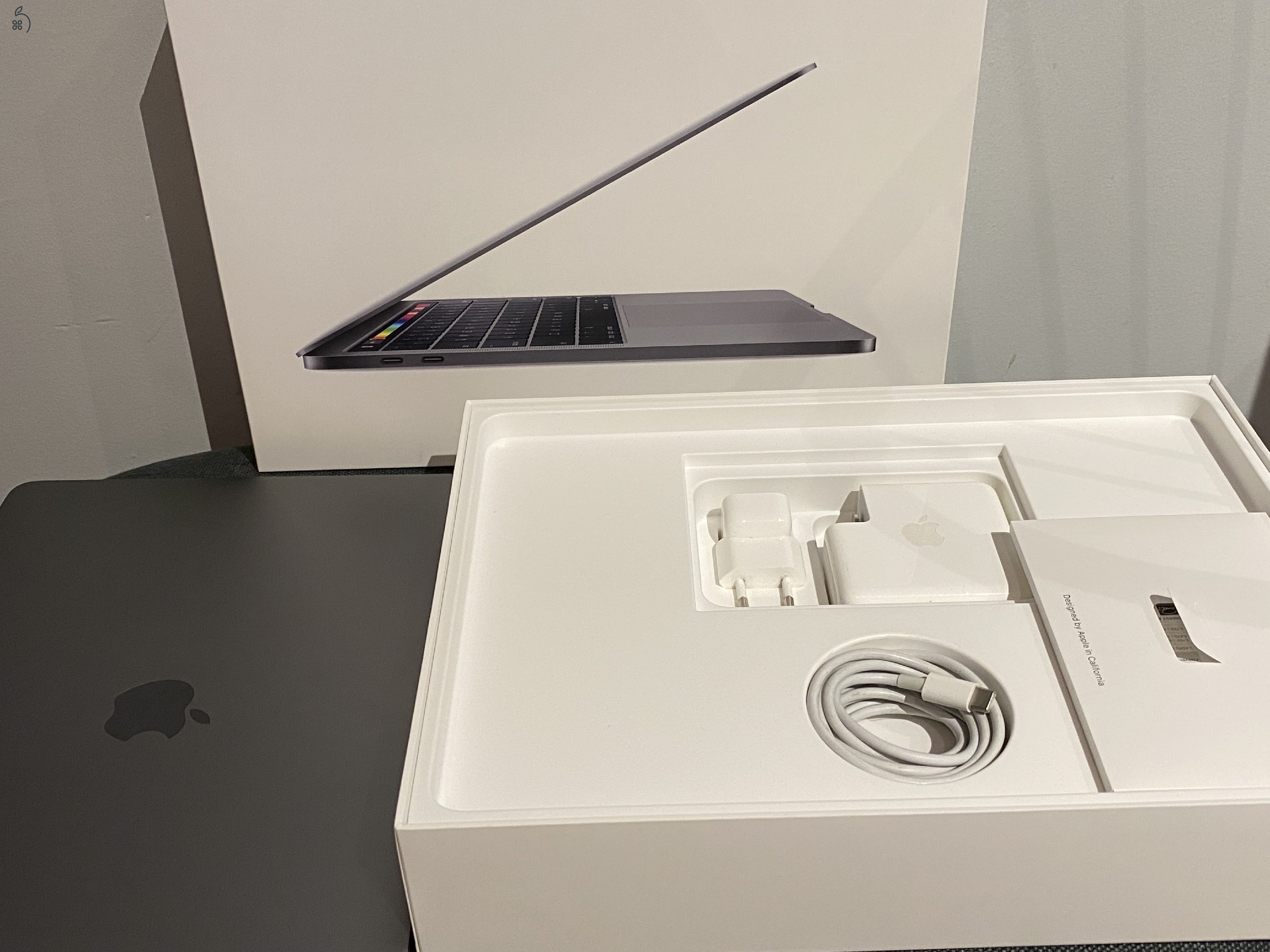 Apple MacBook Pro A1989 Új Akku!!