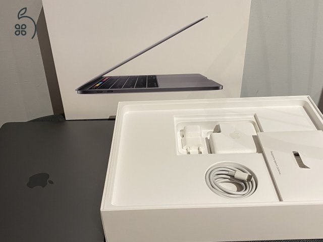 Apple MacBook Pro A1989 Új Akku!!