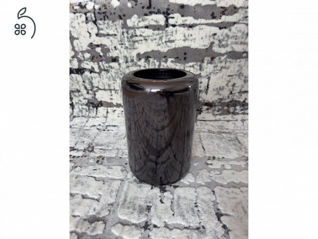 Eladó egy szép, megkímélt állapotú Apple Mac Pro (2013, 6.1) asztali számítógép