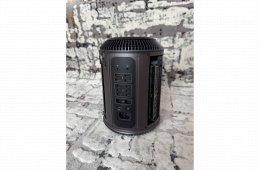 Eladó egy szép, megkímélt állapotú Apple Mac Pro (2013, 6.1) asztali számítógép