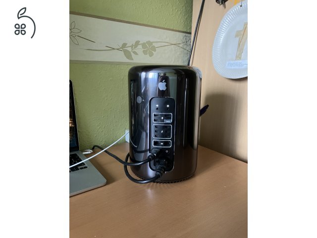 Eladó Apple Mac Pro (2013, 6.1), 8 mag, 64 GB, 1 TB apple SSD, AMD FirePro D500 3 GB