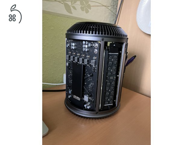 Eladó Apple Mac Pro (2013, 6.1), 8 mag, 64 GB, 1 TB apple SSD, AMD FirePro D500 3 GB