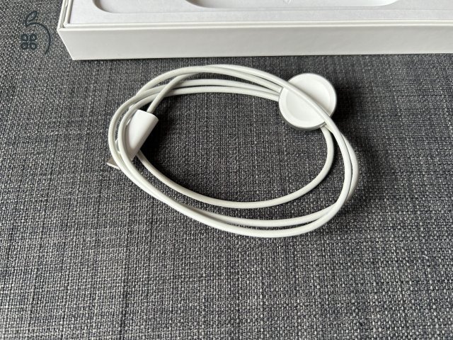 Apple Watch S8 RED 41mm