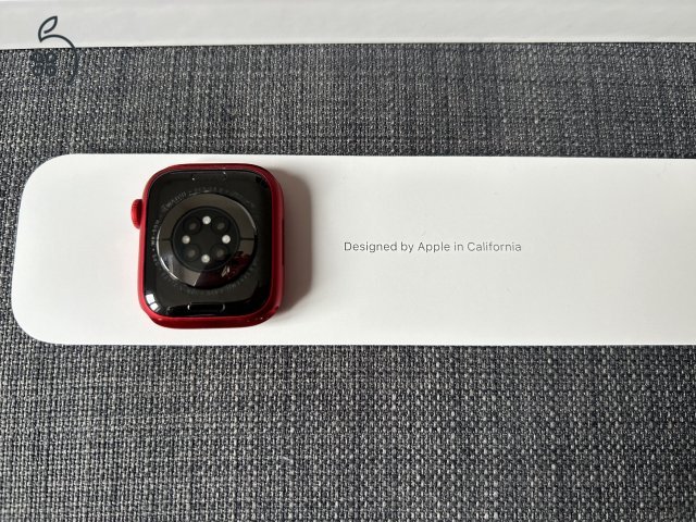 Apple Watch S8 RED 41mm