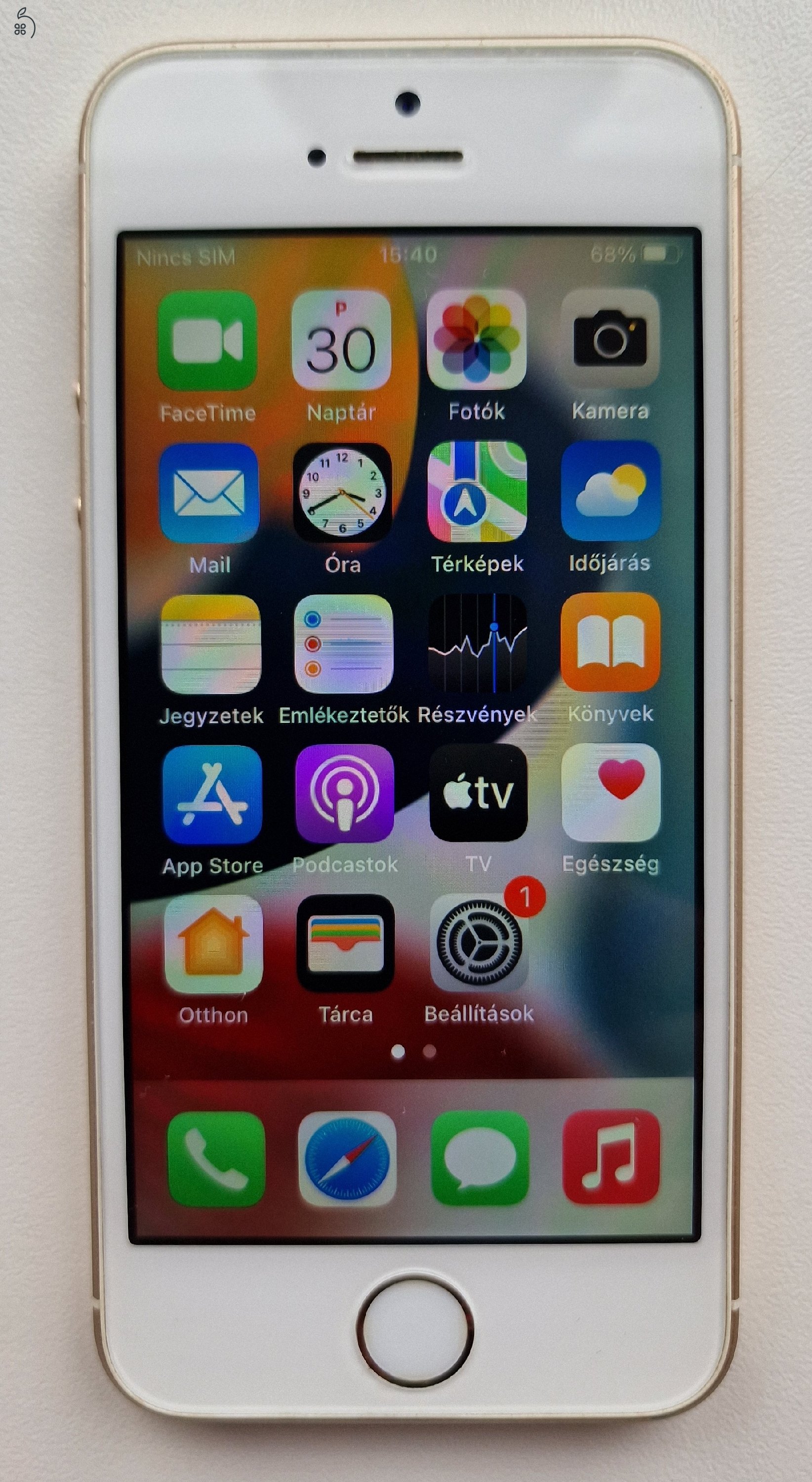 iPhone SE (2016) 128 GB, extrákkal