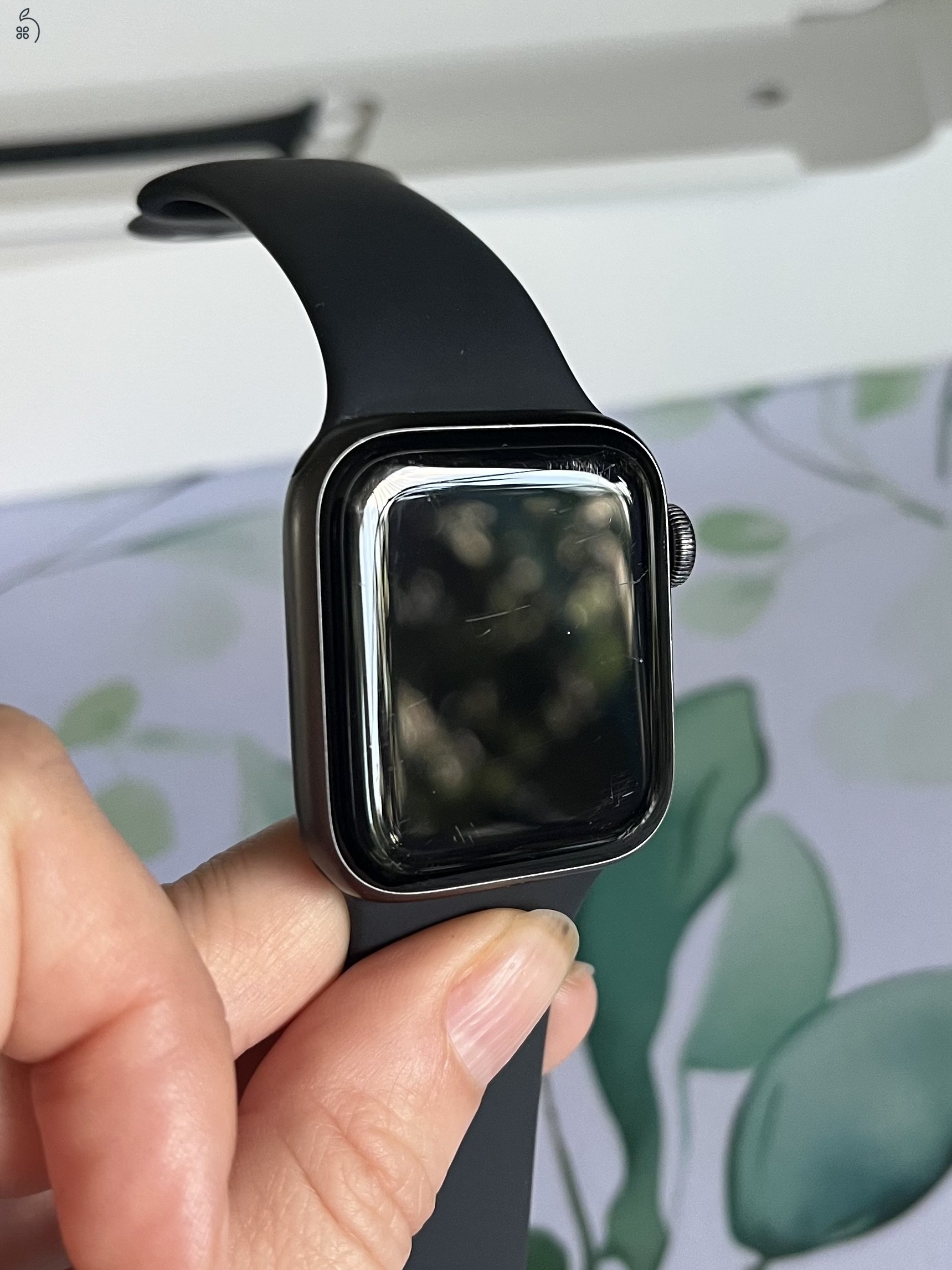 Apple Watch S4 Space gray, 40 mm, jó állapotban eladó