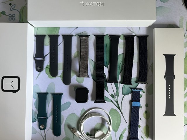 Apple Watch S4 Space gray, 40 mm, jó állapotban eladó
