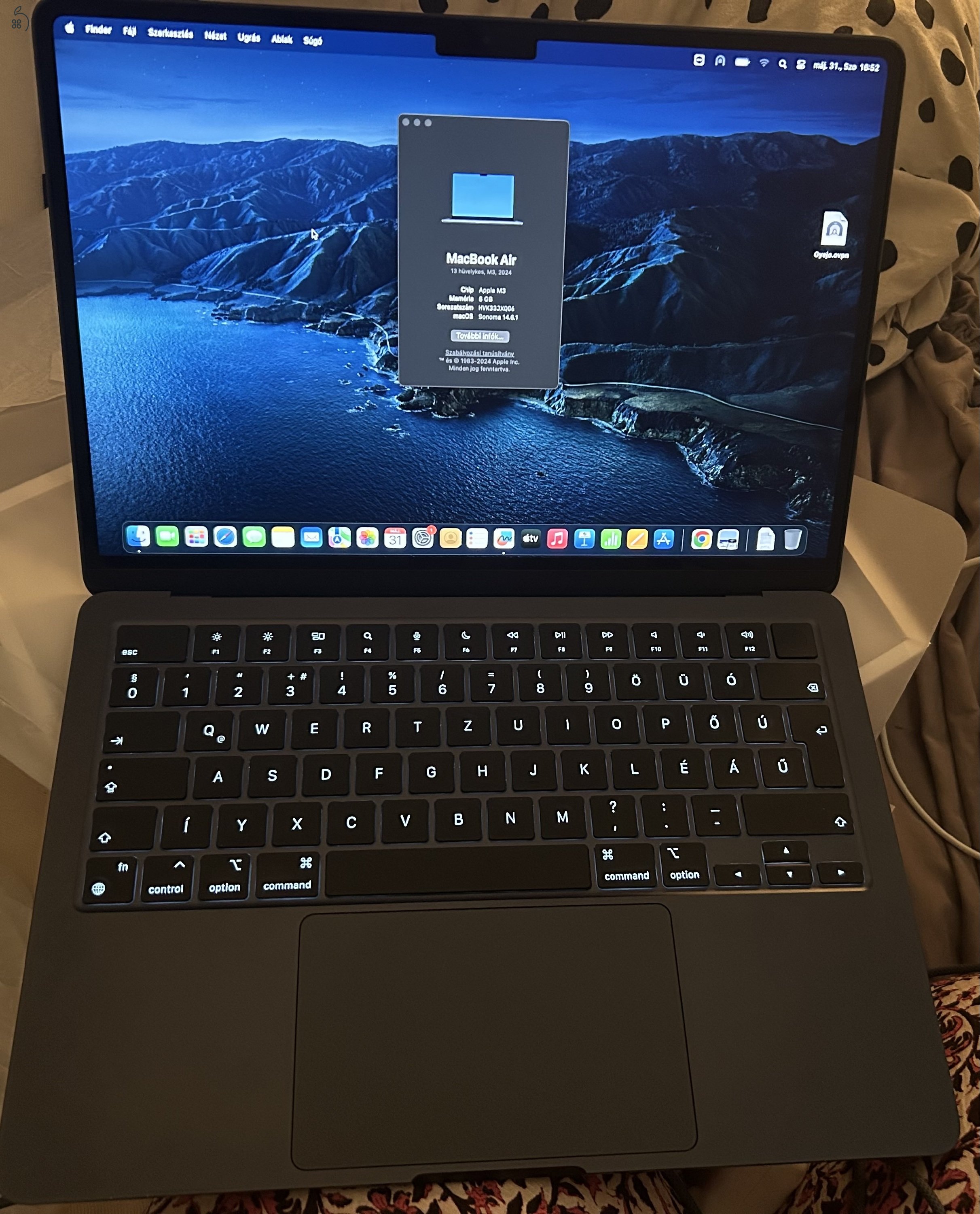 APPLE MACBOOK AIR 13.6