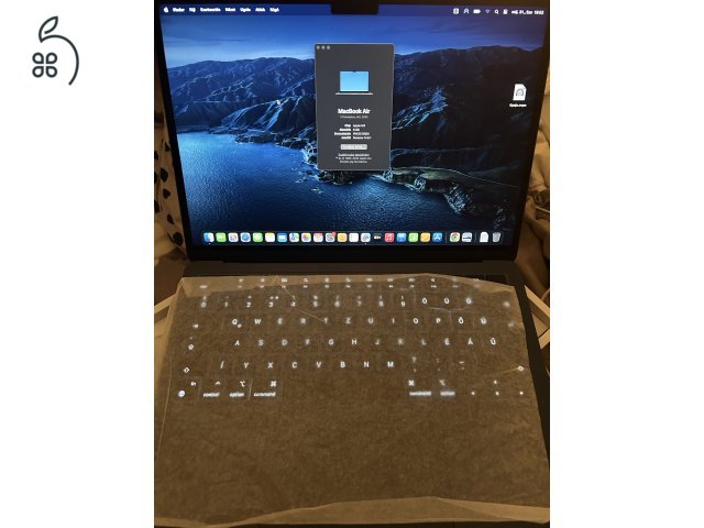 APPLE MACBOOK AIR 13.6