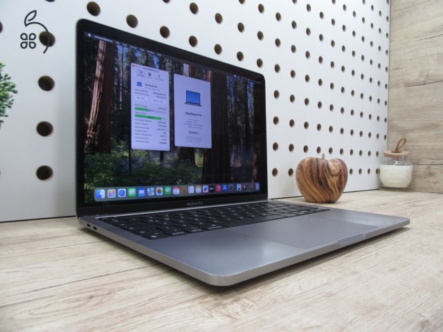 Apple Macbook Pro 13 Touchbar M1 - 2020 - Használt