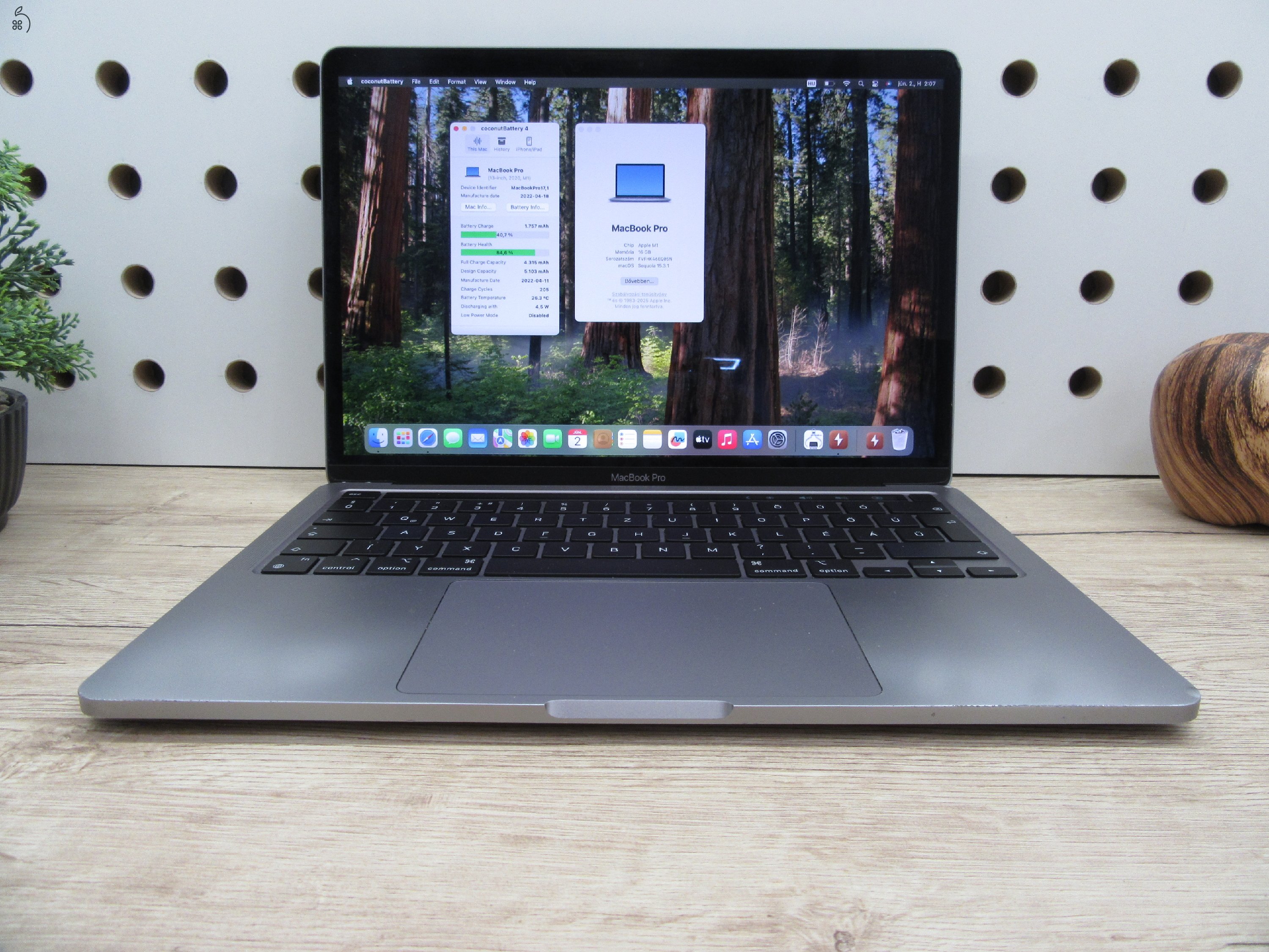 Apple Macbook Pro 13 Touchbar M1 - 2020 - Használt