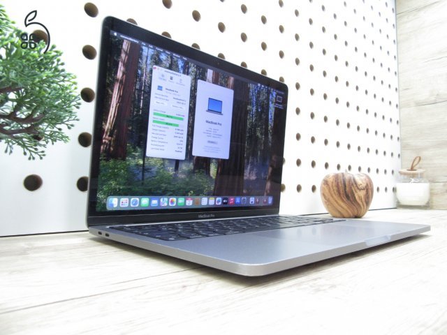  Apple Macbook Pro 13 Touchbar M1 - 2021 - Használt 