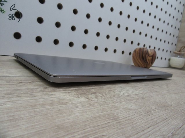  Apple Macbook Pro 13 Touchbar M1 - 2021 - Használt 