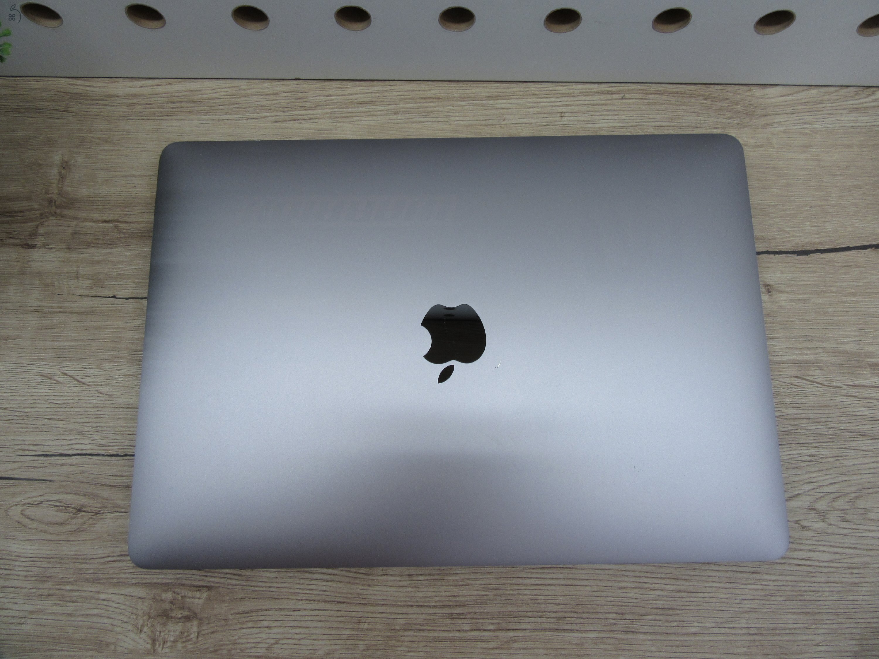 Apple Macbook Pro 13 Touchbar M1 - 2021 - Használt, megkímélt