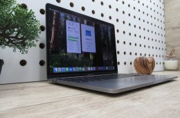 Apple Macbook Pro 13 Touchbar M1 - 2021 - Használt, megkímélt