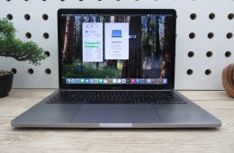 Apple Macbook Pro 13 Touchbar M1 - 2021 - Használt, megkímélt