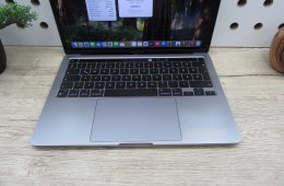 Apple Macbook Pro 13 Touchbar M1 - 2021 - Használt, megkímélt