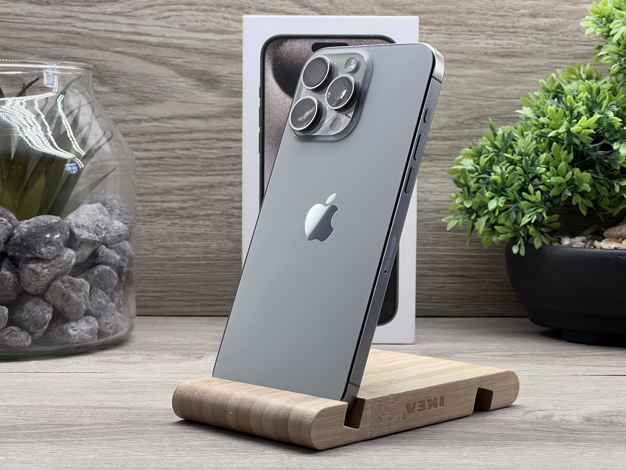 Hibátlan iPhone 15 Pro Max Natural Titanium 256GB 2 ÉV Garanciával Számlával