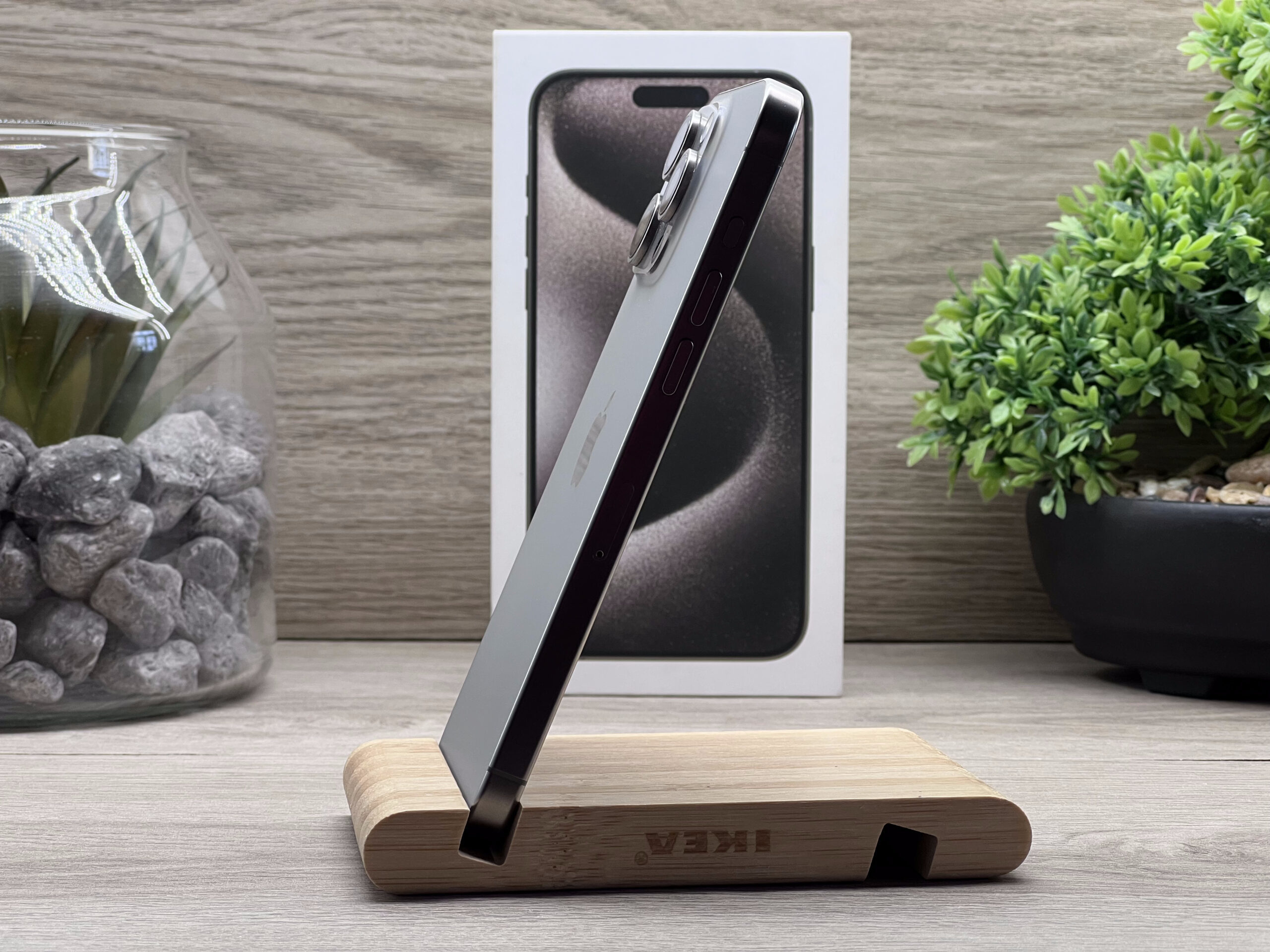 Hibátlan iPhone 15 Pro Max Natural Titanium 256GB 2 ÉV Garanciával Számlával