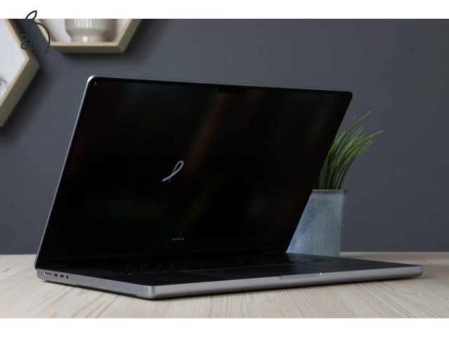 Apple MacBook Pro 16