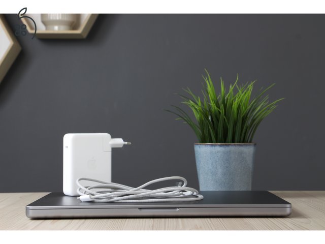 Apple MacBook Pro 16