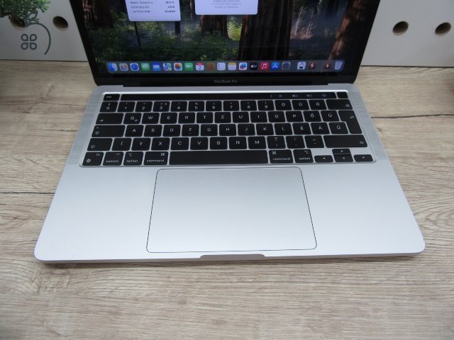 Apple Macbook Pro 13 Touchbar M1 - 2021 - Használt, megkímélt, szép állapot