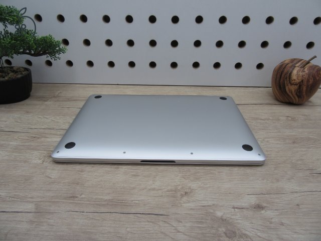 Apple Macbook Pro 13 Touchbar M1 - 2021 - Használt, megkímélt, szép állapot